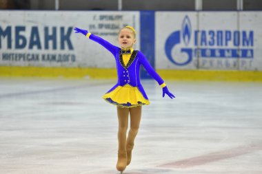 Orenburg, Rusya Federasyonu - 25 Şubat 2017 yıl: kız rekabet Artistik Patinaj