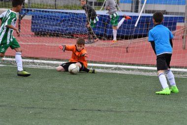 Orenburg, Rusya Federasyonu - 2017 yıl 28, Mayıs: çocuklar futbol oynamak