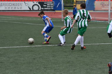 Orenburg, Rusya Federasyonu - 2017 yıl 28, Mayıs: çocuklar futbol oynamak