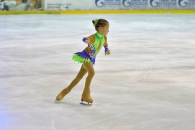 Orenburg, Rusya Federasyonu - 25 Şubat 2017 yıl: kız rekabet Artistik Patinaj
