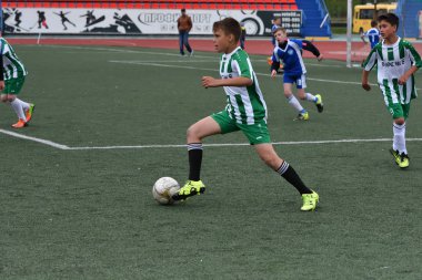 Orenburg, Rusya Federasyonu - 2017 yıl 28, Mayıs: çocuklar futbol oynamak