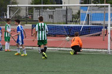 Orenburg, Rusya Federasyonu - 2017 yıl 28, Mayıs: çocuklar futbol oynamak