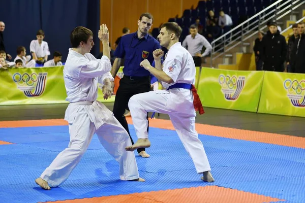 Orenburg, Rusya Federasyonu - 5 Şubat 2017 yıl: Boys rekabet içinde karate 