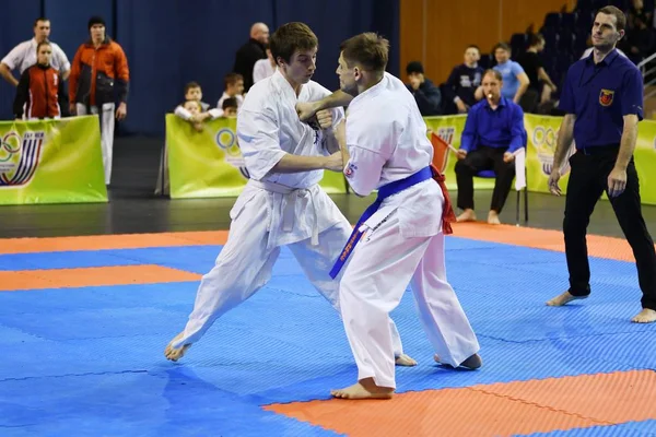 Orenburg, Rusya Federasyonu - 5 Şubat 2017 yıl: Boys rekabet içinde karate 
