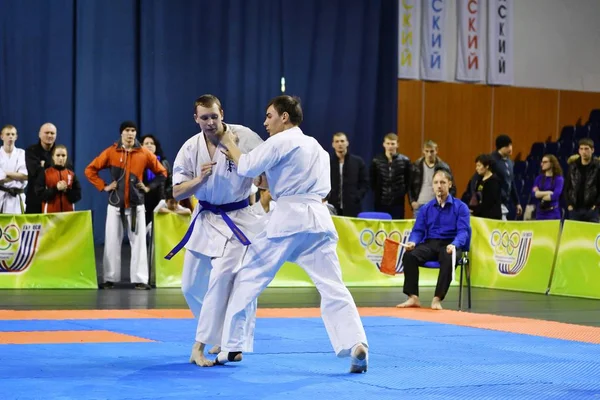 Orenburg, Rusya Federasyonu - 5 Şubat 2017 yıl: Boys rekabet içinde karate 