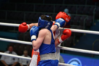 Orenburg, Rusya Federasyonu-Mayıs 7, 2017 yıl: çocuklar boksörler rekabet