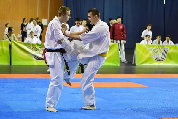 Orenburg, Rusya Federasyonu - 5 Şubat 2017 yıl: Boys rekabet içinde karate 