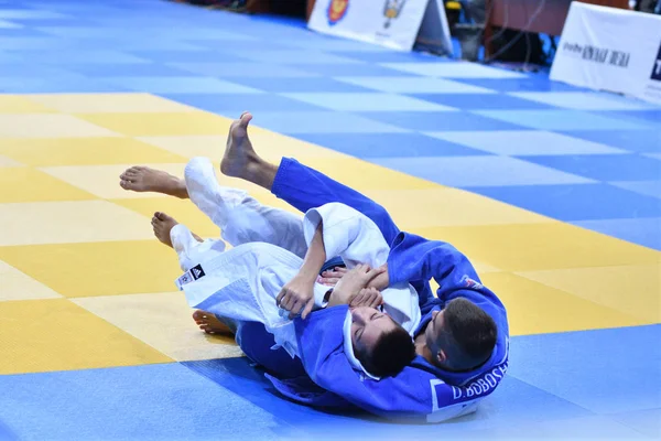 Orenburg, Rusya Federasyonu - 21 Ekim 2016: Boys rekabet Judo