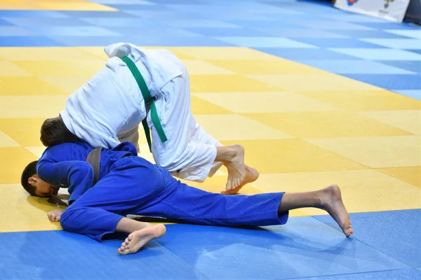 Orenburg, Rusya Federasyonu - 21 Ekim 2016: Boys rekabet Judo