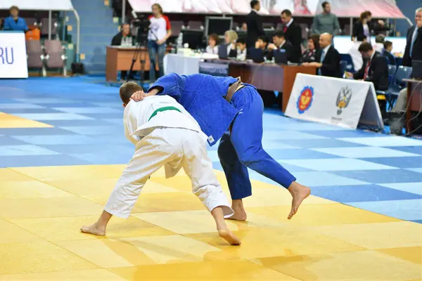 Orenburg, Rusya Federasyonu - 21 Ekim 2016: Boys rekabet Judo