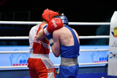Orenburg, Rusya Federasyonu - 2017 yıl 7 Mayıs: çocuklar boksörler rekabet