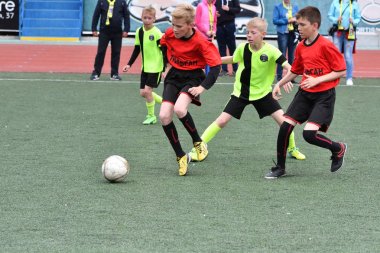 Orenburg, Rusya Federasyonu - 2017 yıl 28, Mayıs: çocuklar futbol oynamak