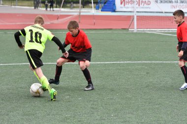 Orenburg, Rusya Federasyonu - 2017 yıl 28, Mayıs: çocuklar futbol oynamak