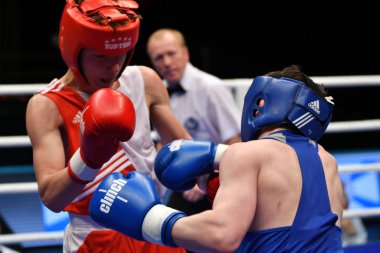 Orenburg, Rusya Federasyonu-Mayıs 7, 2017 yıl: çocuklar boksörler rekabet