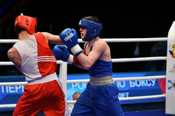 Orenburg, Rusya Federasyonu-Mayıs 7, 2017 yıl: çocuklar boksörler rekabet