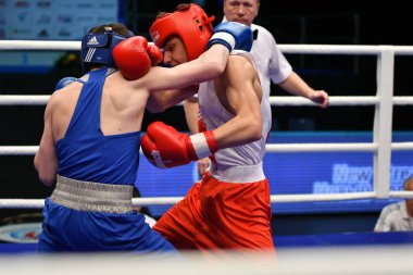 Orenburg, Rusya Federasyonu-Mayıs 7, 2017 yıl: çocuklar boksörler rekabet