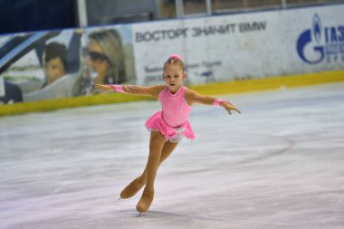 Orenburg, Rusya Federasyonu - 25 Şubat 2017 yıl: kız rekabet Artistik Patinaj