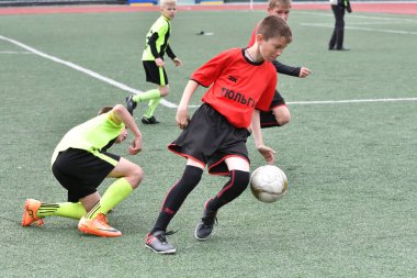 Orenburg, Rusya Federasyonu - 2017 yıl 28, Mayıs: çocuklar futbol oynamak