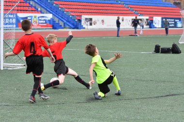 Orenburg, Rusya Federasyonu - 2017 yıl 28, Mayıs: çocuklar futbol oynamak