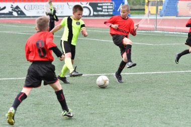 Orenburg, Rusya Federasyonu - 2017 yıl 28, Mayıs: çocuklar futbol oynamak