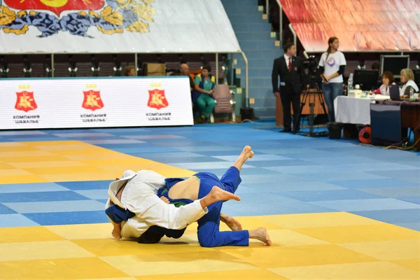 オレンブルク, ロシア連邦 - 2016 年 10 月 21 日: 少年柔道の競争 — ストック写真