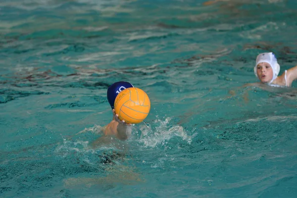 Orenburg, Rusya Federasyonu - ebilmek 4, 2017 yıl: çocuklar su polo oynamak
