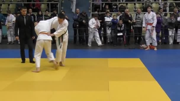 オレンブルク, ロシア連邦 - 2016 年 2 月 5 日: 少年柔道の競争 — ストック動画