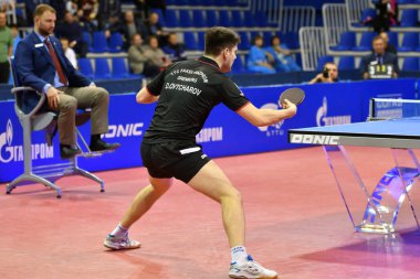 Orenburg, Rusya Federasyonu - 28 Eylül 2017 yıl: çocuk oyun Masa Tenisi rekabet