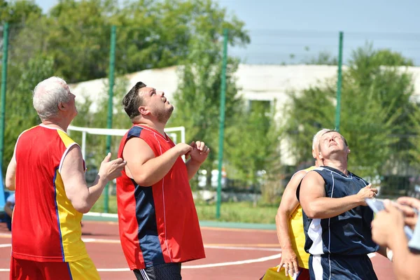 Orenburg, Russia - July 30, 2017 year: men play Street Basketball — Stock Photo, Image