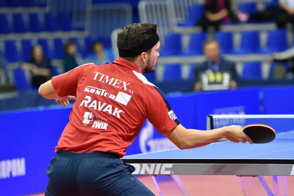 Orenburg, Russia - September 28, 2017 years: boy compete in the game table tennis — Stock Photo, Image