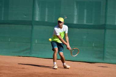 Orenburg, Rusya Federasyonu - 15 Ağustos 2017 yıl: Tenis oynayan çocuklar