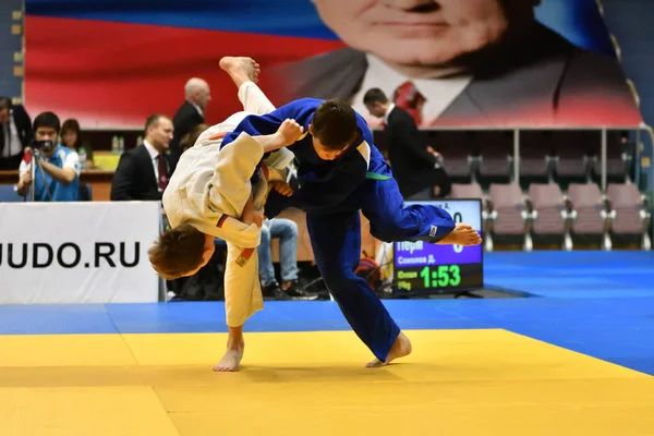 Orenburg, Rusya Federasyonu - 21 Ekim 2017: Boys rekabet Judo
