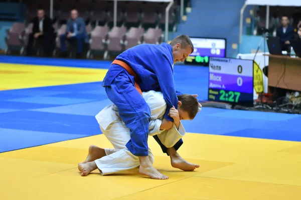 Orenburg, Ryssland - 21 oktober 2017: pojkar tävla i Judo — Stockfoto