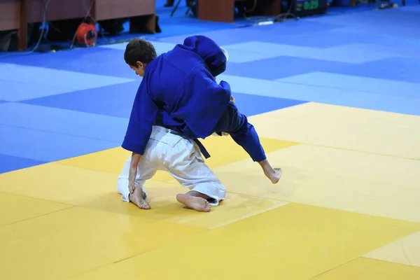 Orenburg, russland - 21.10.2016: judo-wettkämpfe für Jungen — Stockfoto