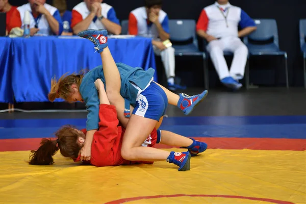 オレンブルク, ロシア連邦 - 2016 年 10 月 29 日: サンボで女の子の競争 — ストック写真