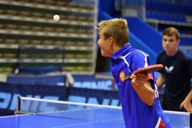 Orenburg, Rusya Federasyonu - 15 Eylül 2017 yıl: Masa Tenisi oynayan çocuklar