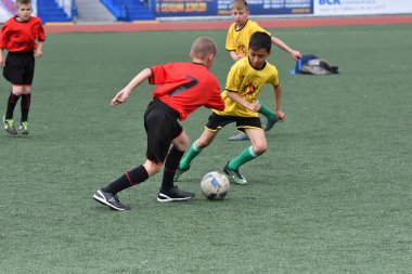 Orenburg, Rusya Federasyonu - 2017 yıl 28, Mayıs: çocuklar futbol oynamak