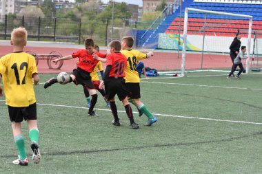 Orenburg, Rusya Federasyonu - 2017 yıl 28, Mayıs: çocuklar futbol oynamak