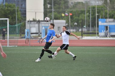 Orenburg, Rusya, 8 Haziran 2017 yıl: erkekler futbol oynamak