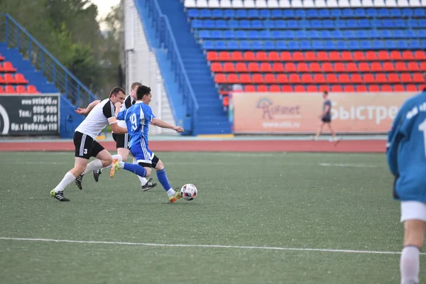 Orenburg, Rusya, 8 Haziran 2017 yıl: erkekler futbol oynamak