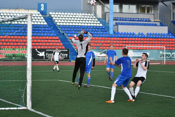 Orenburg, russland, 8. juni 2017 jahr: männer spielen fußball — Stockfoto