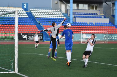 Orenburg, Rusya, 8 Haziran 2017 yıl: erkekler futbol oynamak