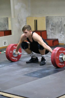 Orenburg, Rusya Federasyonu, 17 Aralık 2017 yıl: boys halter içinde rekabet