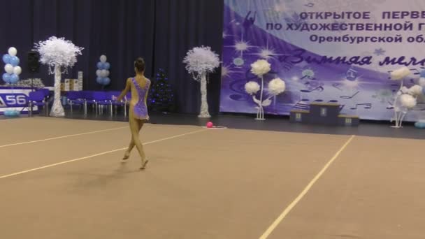 Оренбург Росія Листопада 2017 Року Дівчата Змагаються Художньої Гімнастики Виконувати — стокове відео