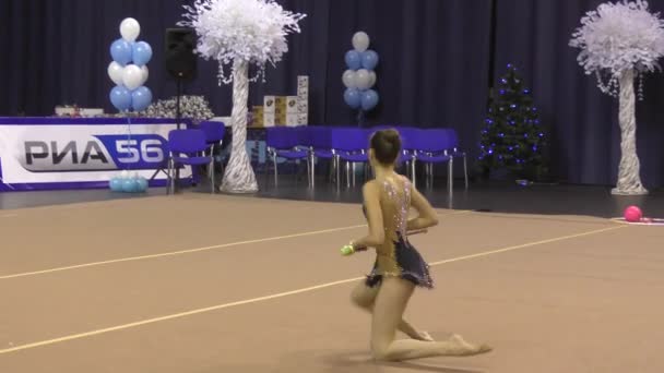 Orenburg Rusko Listopadu 2017 Rok Dívky Soutěžit Rytmické Gymnastice Provádět — Stock video