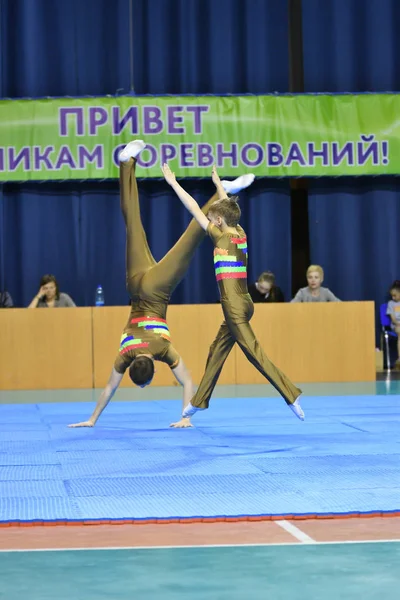 Orenburg, Rusya Federasyonu, 26-27 Mayıs 2017 yıl: boys rekabet spor akrobasi