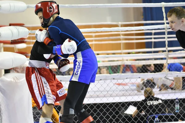 Orenburg, Rússia - 18 de fevereiro de 2017 ano: Os lutadores competem em artes marciais mistas — Fotografia de Stock