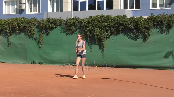 Orenburg Rusia Agosto 2017 Año Niña Jugando Tenis Los Premios — Vídeos de Stock