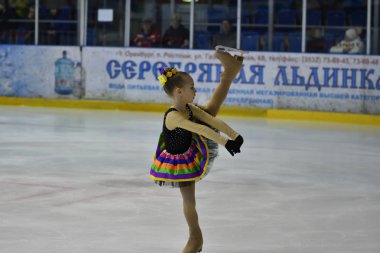 Orenburg, Rusya Federasyonu - 25 Şubat 2017 yıl: kız rekabet Artistik Patinaj
