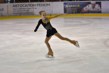 Orenburg, Rusya Federasyonu - 25 Şubat 2017 yıl: kız rekabet Artistik Patinaj